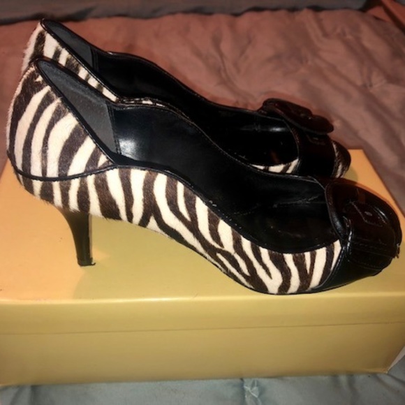 MAX STUDIO Calf hair zebra print peep Kitten Heels - Picture 1 of 6